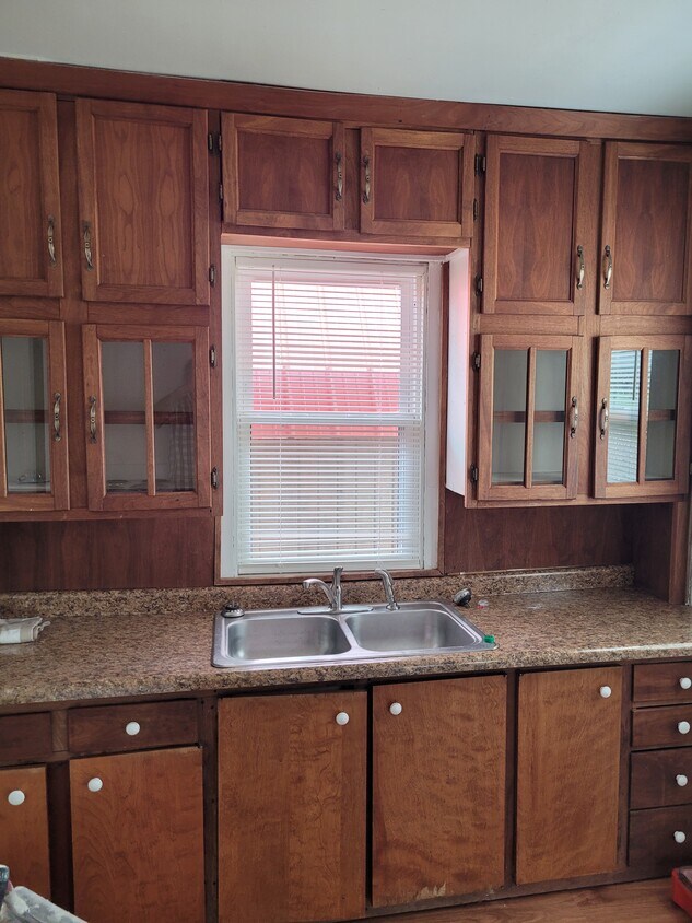 10 Bungalow Ct, Newton, IA 50208 House Rental in Newton, IA