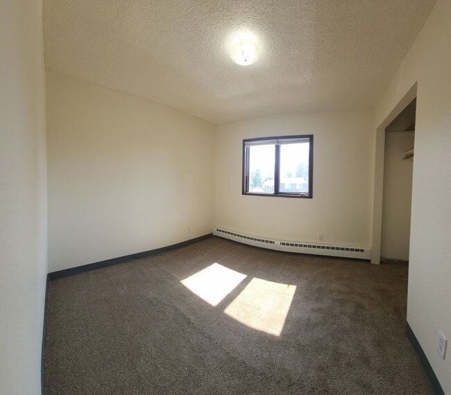 Foto del edificio - Regency Park Condos