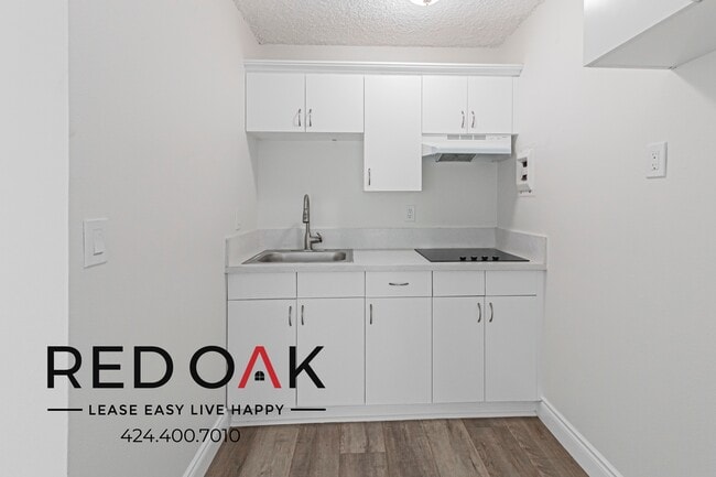 Building Photo - 7466 Rosemead Blvd