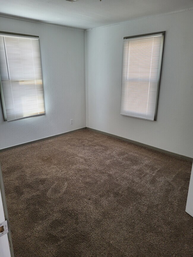 Foto del edificio - 717 Saint Marys Ave