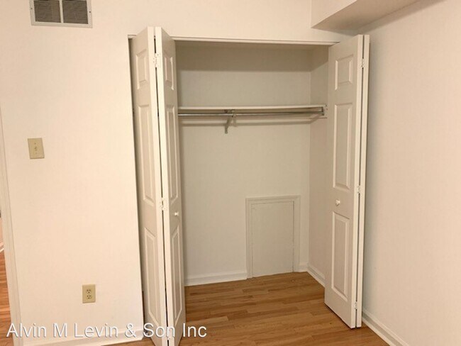 Foto del edificio - 1015 Bainbridge St