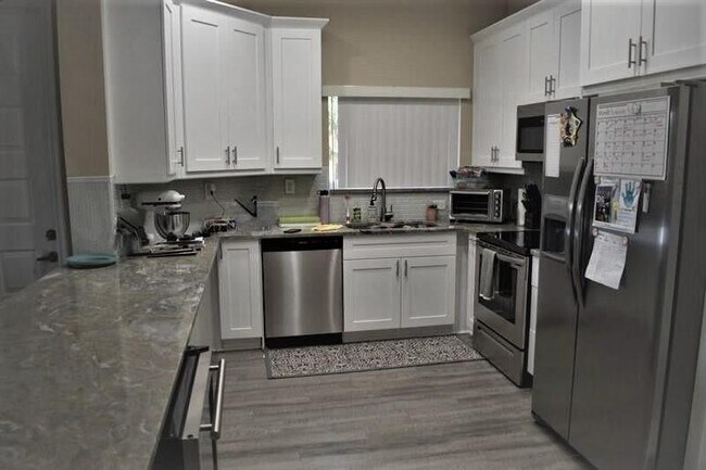 Foto del edificio - 5766 NW 127th Terrace
