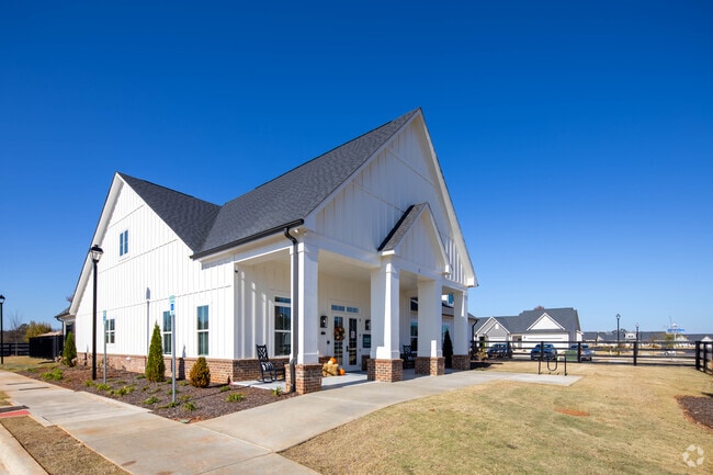 Building Photo - Nestledown Farms