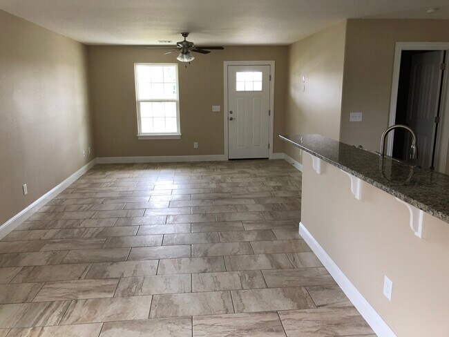 Foto del edificio - 2212 S Wall Ave