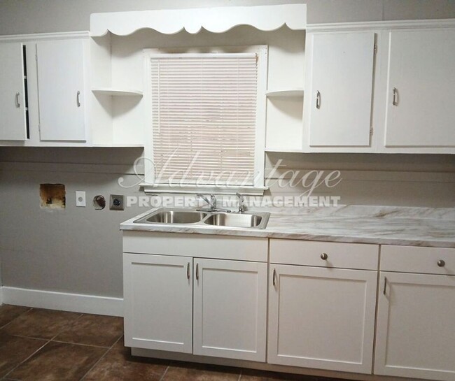 Foto del edificio - Charming 2 bedroom 1 bath - U of M Area