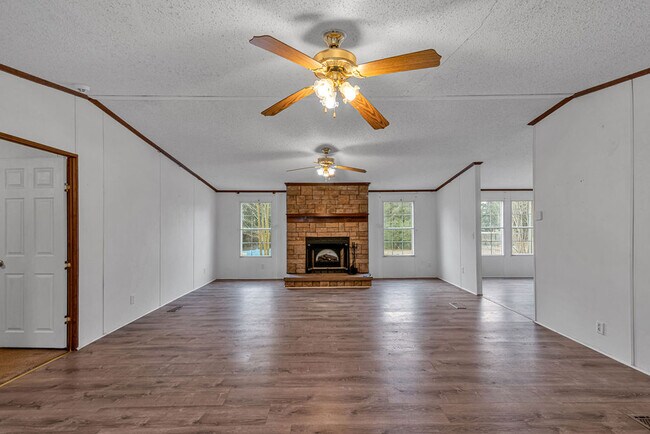 Building Photo - 119 Freshwater Dr