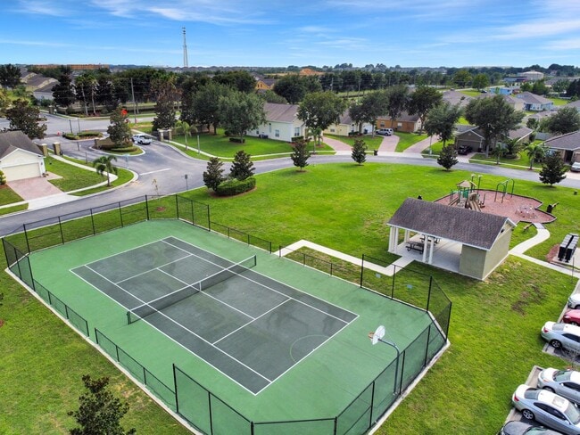 Building Photo - Davenport home now available!