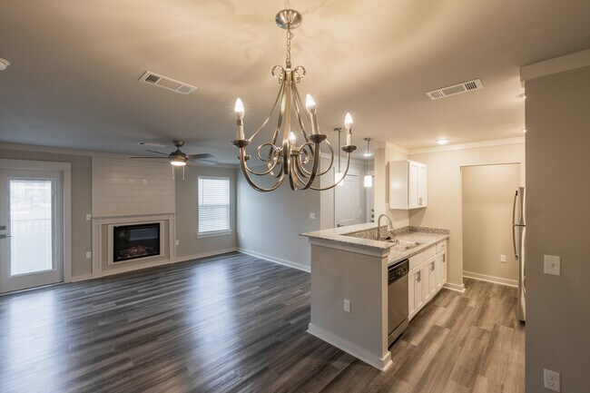 Building Photo - The Enclave