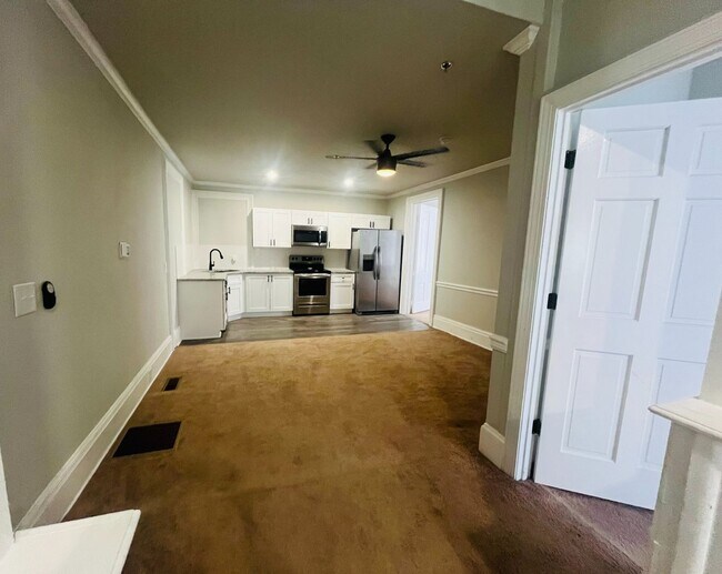 Building Photo - 1055 Walnut St