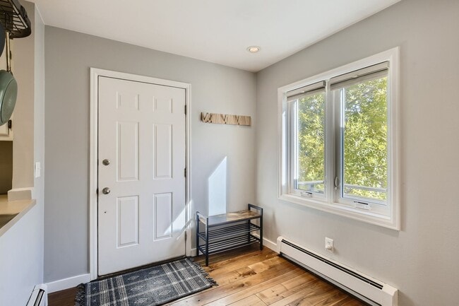 Building Photo - Downtown 2 BDR / 2BA - Walk to Everything