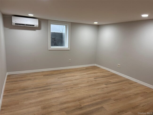 Foto del edificio - 660 Great Neck Rd