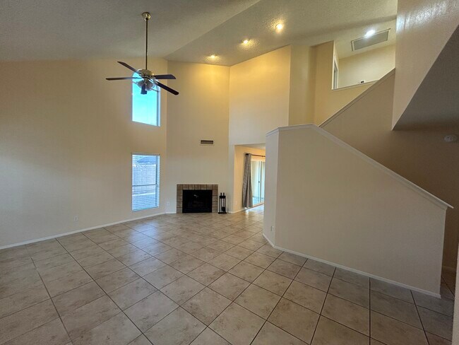 Foto del edificio - 505 E Kerry Ln