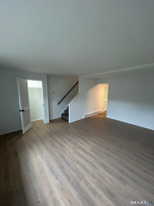 Foto del edificio - 617 Millville Ave