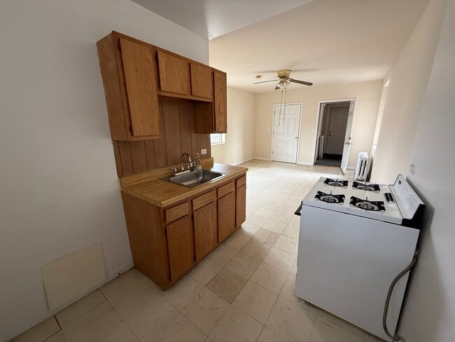 Foto del edificio - 5011 W Cermak Rd