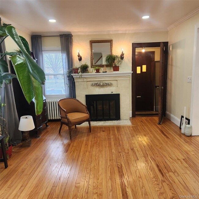 Building Photo - 71 Davis St