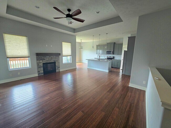 Foto del edificio - 5 Bedroom/3Bath Single Family Home