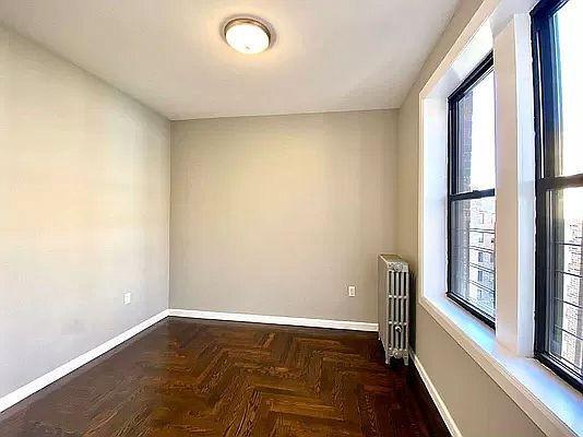 Foto del edificio - 2 bedroom in BRONX NY 10462