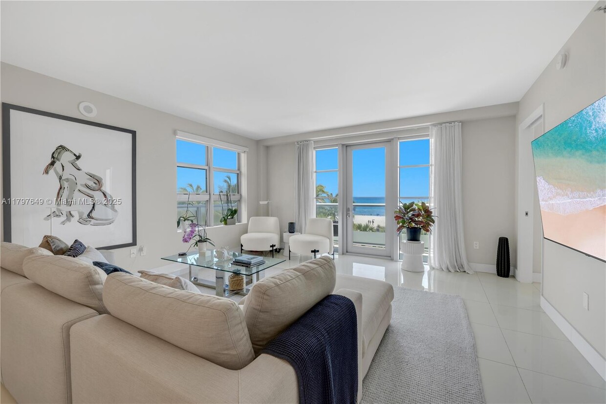 Foto principal - 3739 Collins Ave