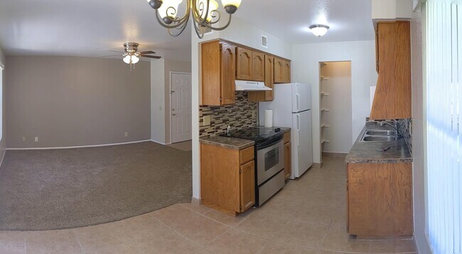 Building Photo - 16657 E Gunsight Dr