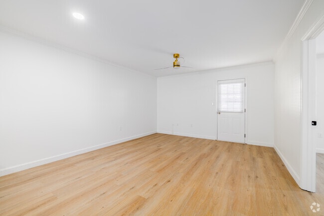 2 habitaciones, 2 baños - 900 pies cuadrados - Sala de estar - Baytree Vynes