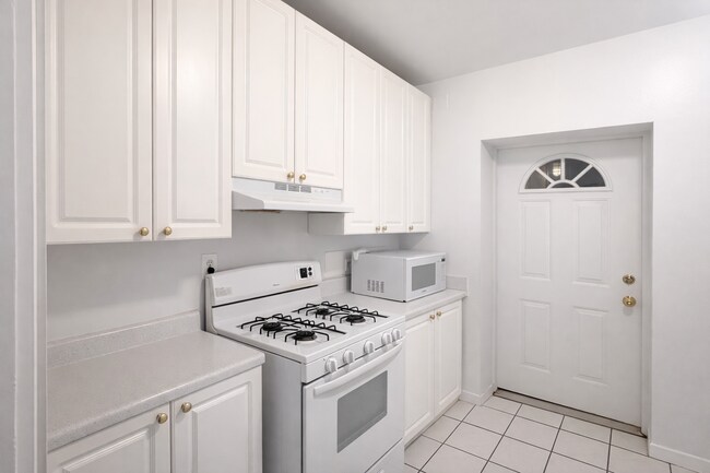 Foto del edificio - 6420 N Newgard Ave
