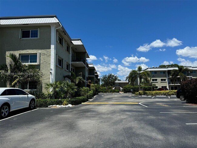 Foto del edificio - 3004 NE 5th Terrace