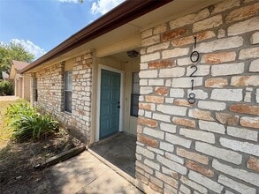 Building Photo - 10218 Rutland Village W