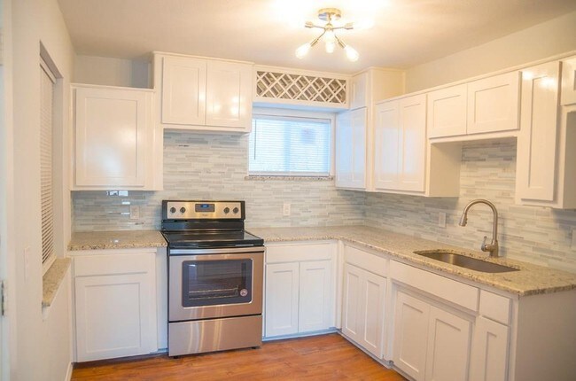 Foto del edificio - 4436 Fletcher Ave
