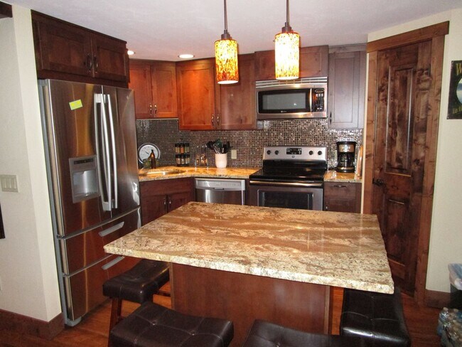 Building Photo - Birch Point Beach House