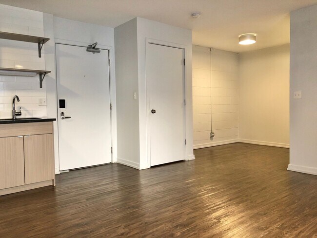 Foto del edificio - 6134 N Kenmore Ave