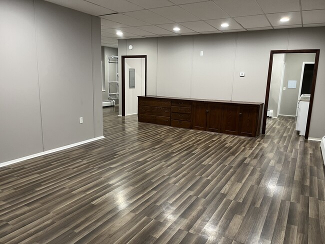 Living room - 5 E Main St