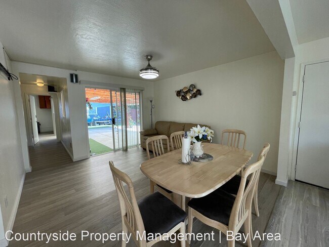 Building Photo - 4 br, 2 bath House - 3209 Agate Drive