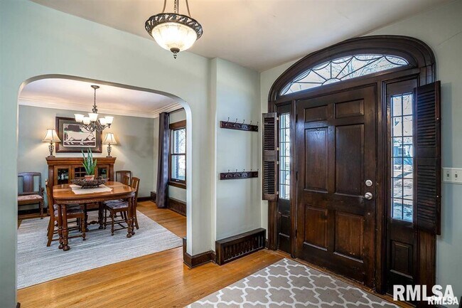 Foto del edificio - 2535 E 18th St
