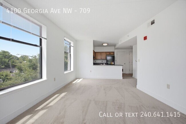 Foto del edificio - 4100 Georgia Ave NW