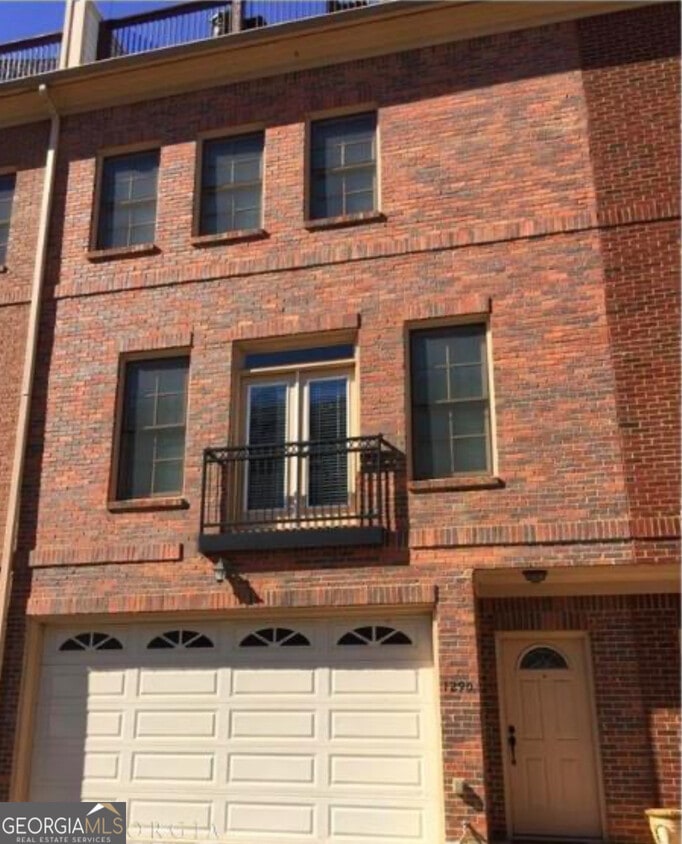 Primary Photo - 1290 Dahlgren Lane