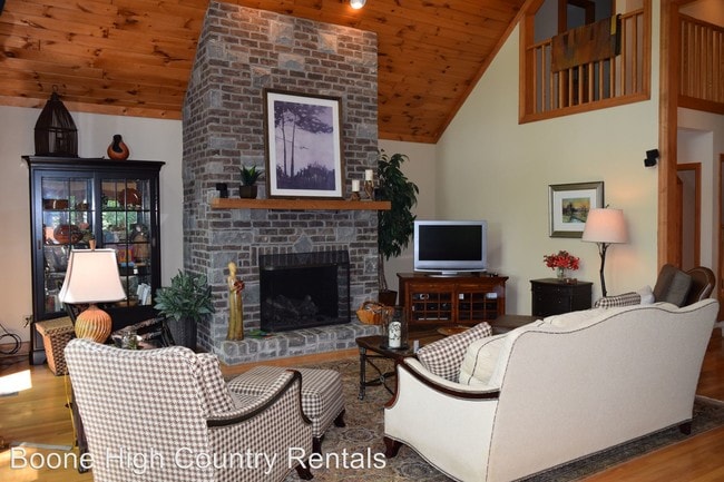 Building Photo - 4 br, 5.5 bath House - 180 Huntingdon