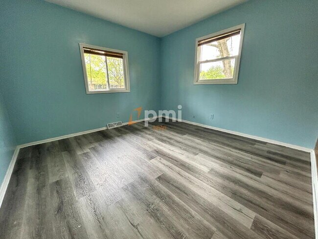 Building Photo - 6822-6824 Laurel Ave