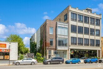 Building Photo - 2620 W North Ave