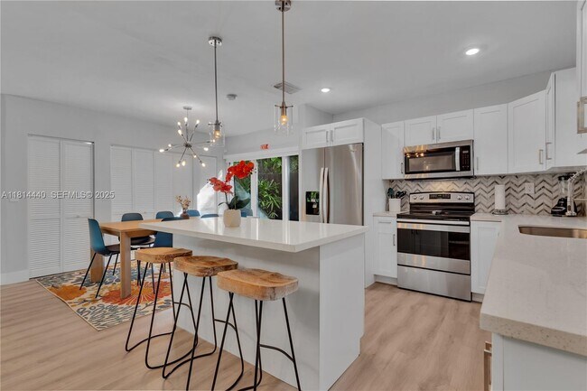 Foto del edificio - 204 SW 19th Ave