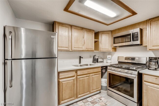 Building Photo - 5247 Lisagayle Ct