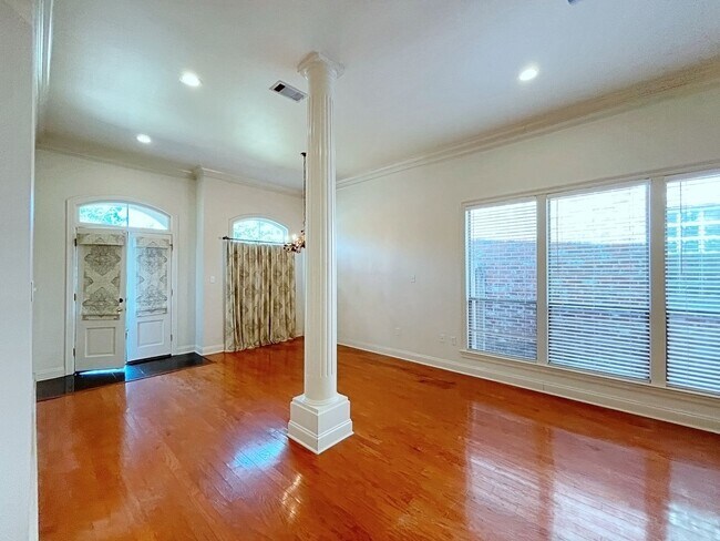 Foto del edificio - 3 Bedroom House off Bluebonnet