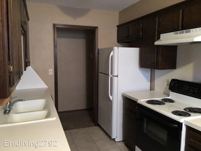 Building Photo - 2 br, 2 bath Apartment - 4607 Spring Ridge Rd