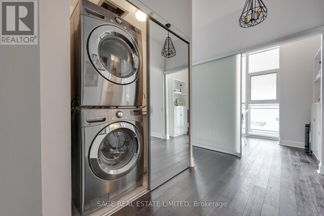 Photo du bâtiment - 33 Shore Breeze Dr