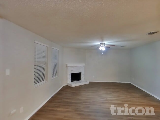 Building Photo - 2641 Bandera Pl