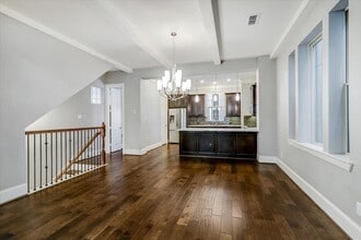 Building Photo - 704 N Shepherd Dr