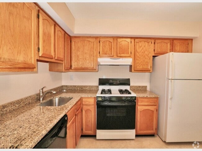 Building Photo - 108 Lowell Ct