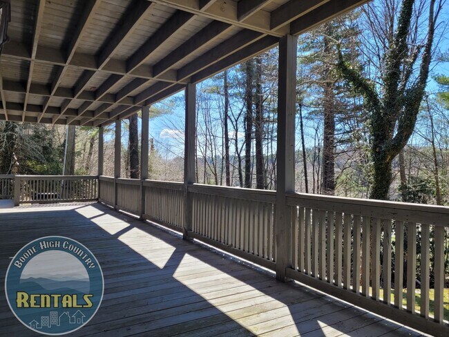 Foto del edificio - 199 N White Pine St