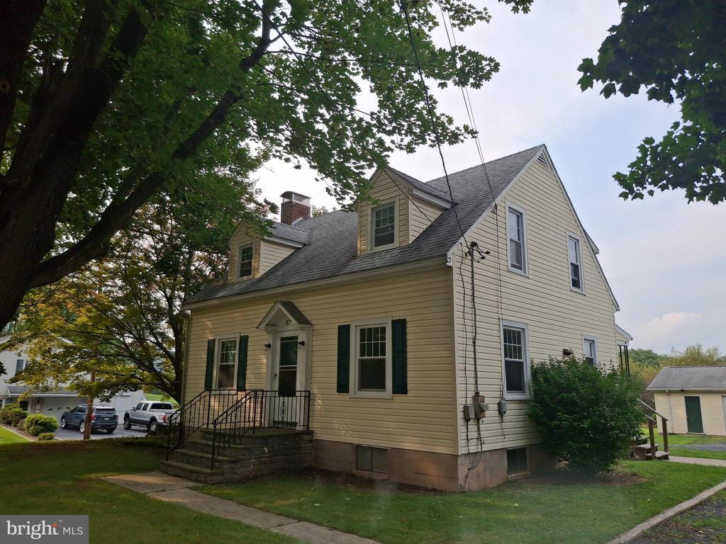 Building Photo - 873 Old Rte 30