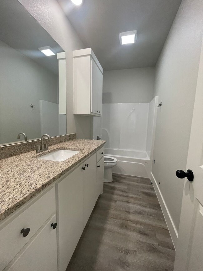 Building Photo - New Construction Townhome in Cooper District!