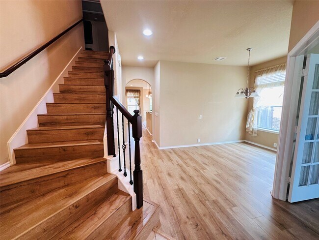Building Photo - 26914 Harmony Shores Dr